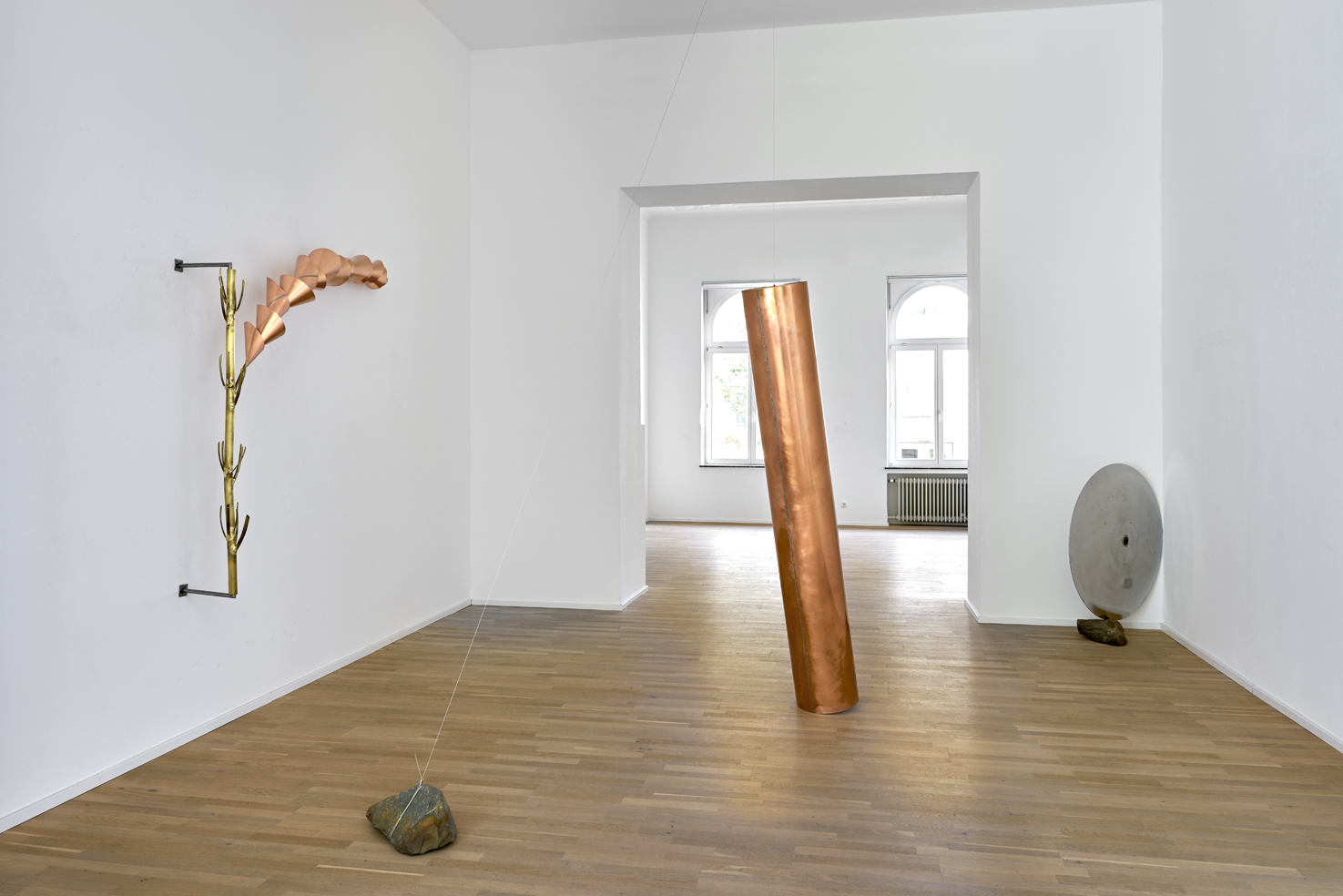 Ausstellungsansicht 2018 - Messing, Kupfer, Eisen - 2014 - 180 x 190 x 35 cm 
